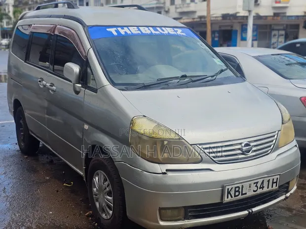 Nissan Serena 2005 Silver - 1