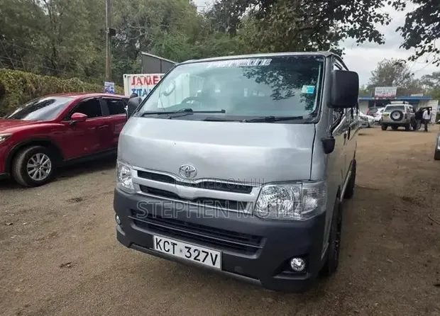 Toyota HiAce 2012 - Silver - 1