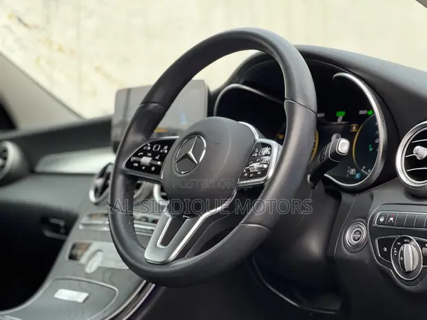 Mercedes-Benz C200 2019 Blue - 1