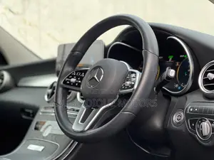 Mercedes-Benz C200 2019 Blue