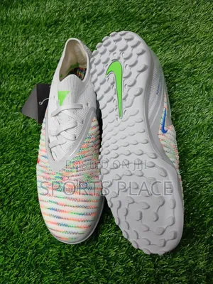 Nike Phantom GX Kids Football Trainers Size 38