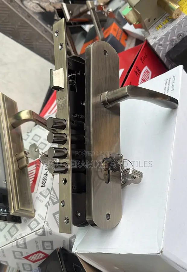 Union 4 Bullet Door Lock - 1