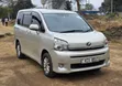 Toyota Voxy 2012 Gold - 4
