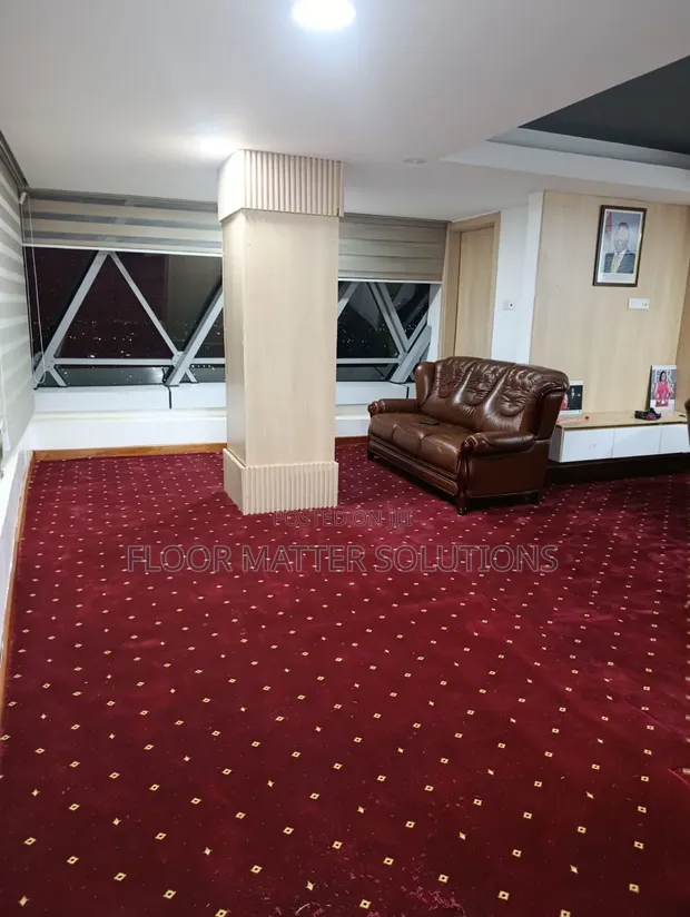 Red Executive Wall-to-Wall Carpet - 1
