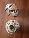 Jeep Grand Cherokee/Commander Front Wheel Hub (Brand New) - 2