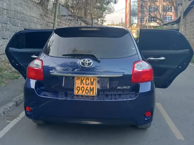 Toyota Auris 2012 Blue - 1