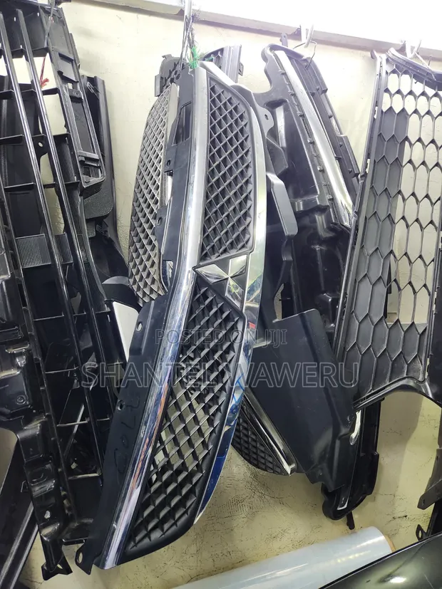 Mitsubishi Colt Grill 2008 - 1