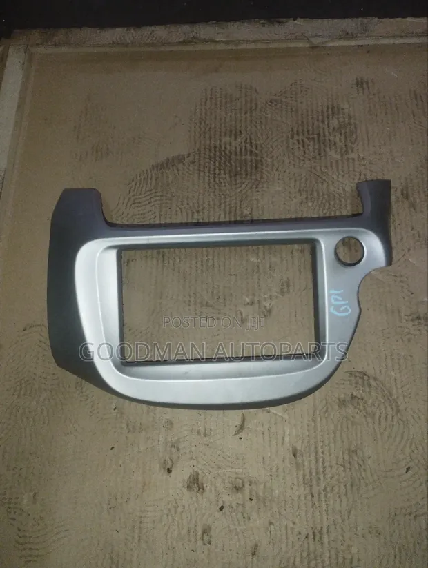 Honda Fit Radio Console - 1