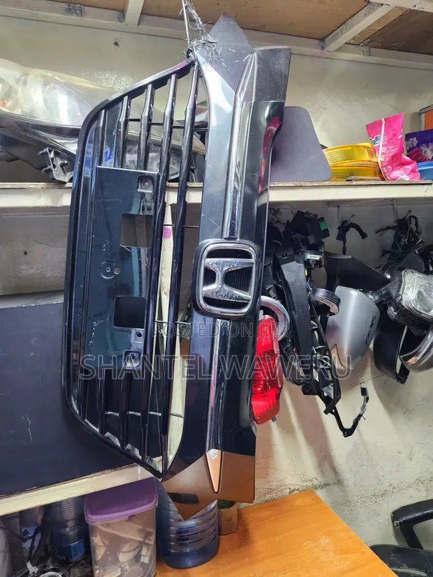 Honda Vezel Grill 2015 - 1