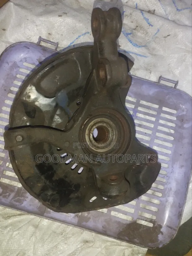 Toyota Ractis Front Hub (Used) - 1