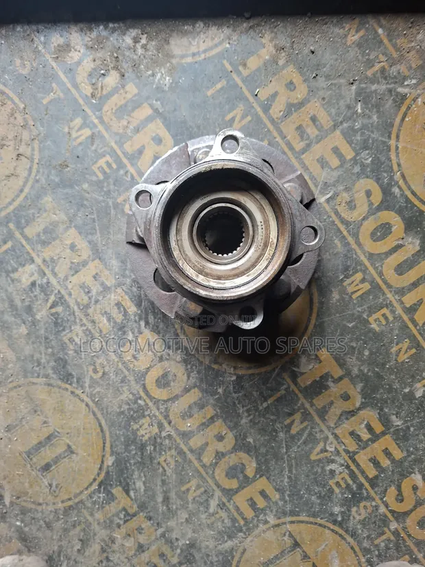 Toyota Voxy/RAV4 Rear Hub 4WD / Harrier 240/Noah - 1