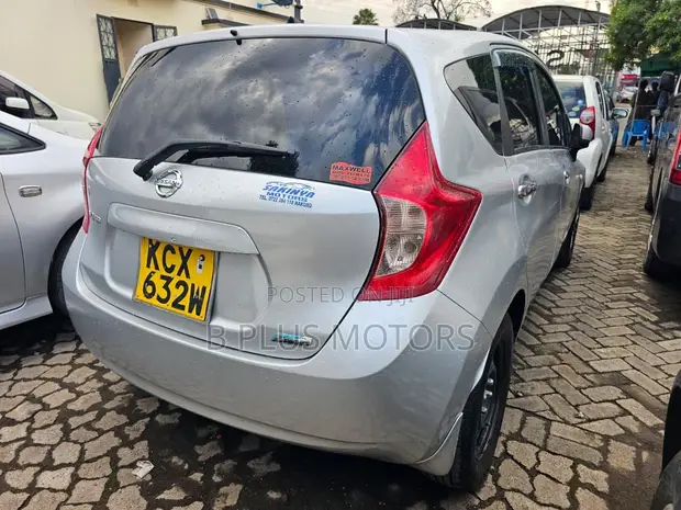 Nissan Note 2012 Silver - 1