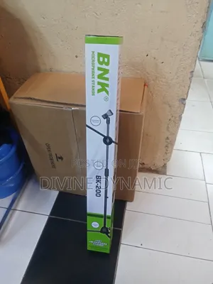 BNK Microphone Stand - Mpya Kabisa