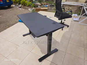 Boss Office Products Adjustable Height Electric Office Desk