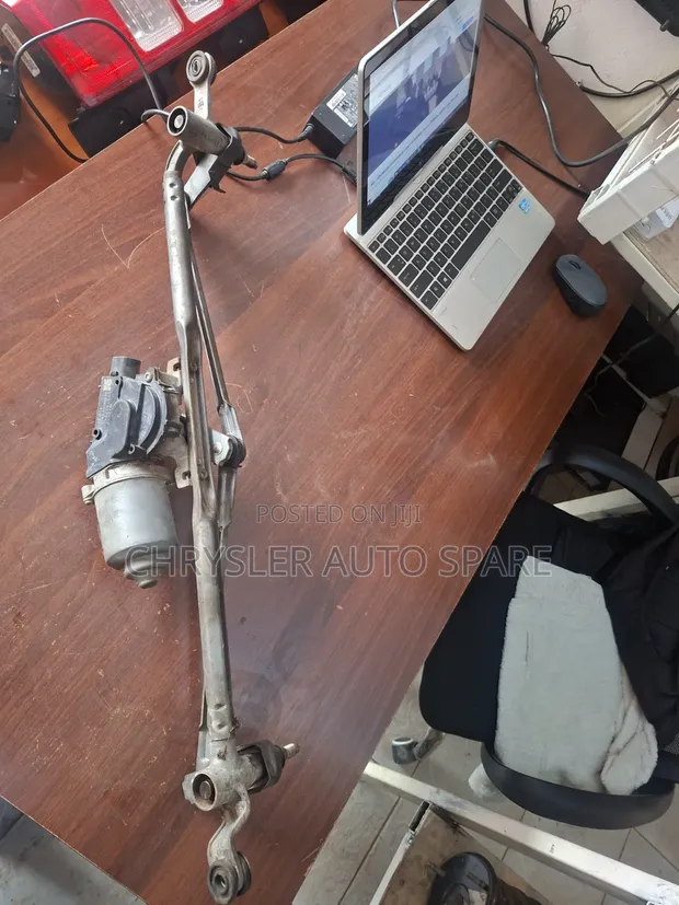 Jeep Grand Cherokee WK2 Wiper Motor (2011-2015) - 1