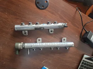 Jeep Grand Cherokee WK2 3.0 2011-2019 Fuel Rail (Used)