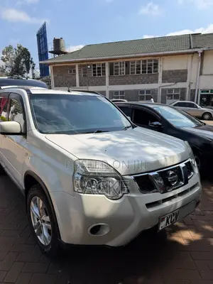 Nissan X-Trail ST 2012 White
