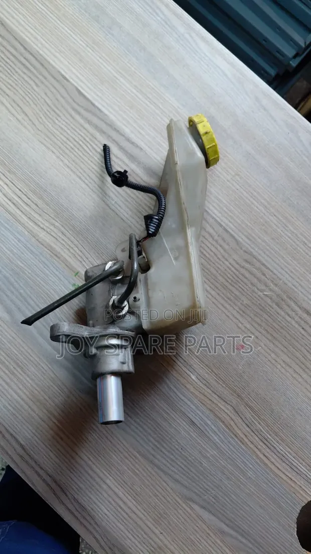 Nissan X-Trail T31 Master Cylinder - 1