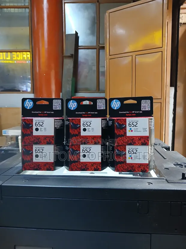 Brand New HP 652 Ink Cartridges - 1