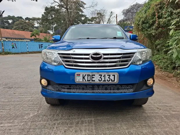 Toyota Fortuner 3.0 D AWD 2012 Blue - 1