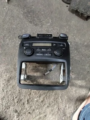 Toyota Kluger AC Control Unit