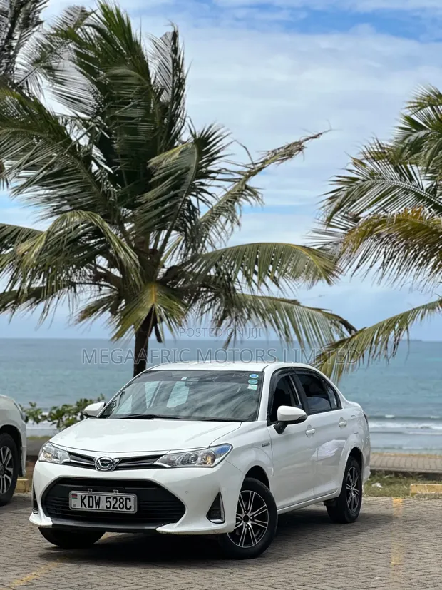 Toyota Axio 1.5 G 2WD 2018 White - 1
