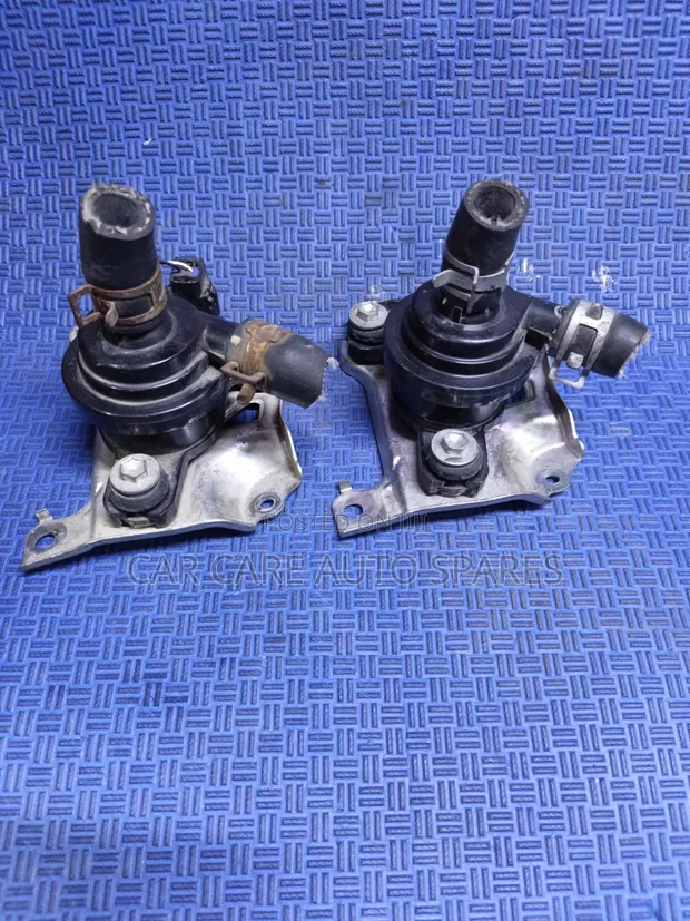 Inverter Water Pump Toyota Prius Hybrid - 1