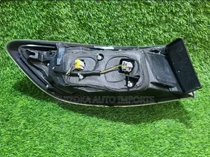 Taa ya Nyuma Kulia Mazda Axela 2010