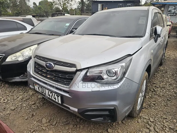 Subaru Forester 2018 Silver - 1
