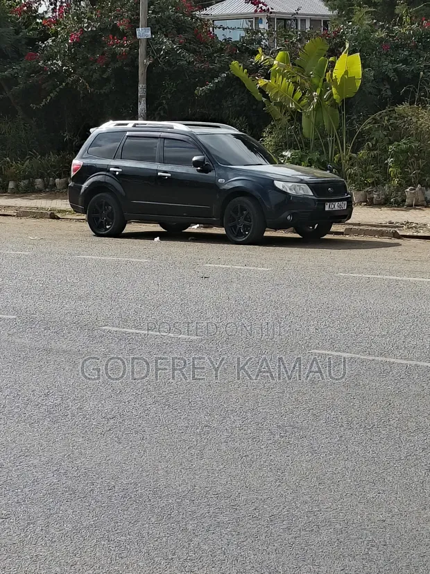 Subaru Forester 2010 Black - 1