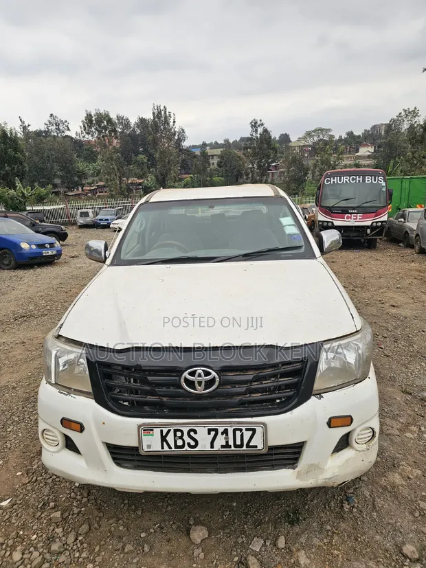 Toyota Hilux 2012 Double Cab - 1
