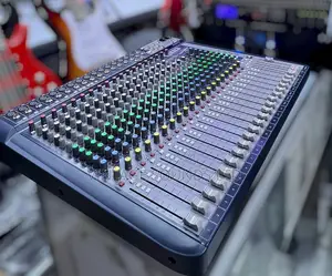 Soundcraft Signature 22 Mixing Console