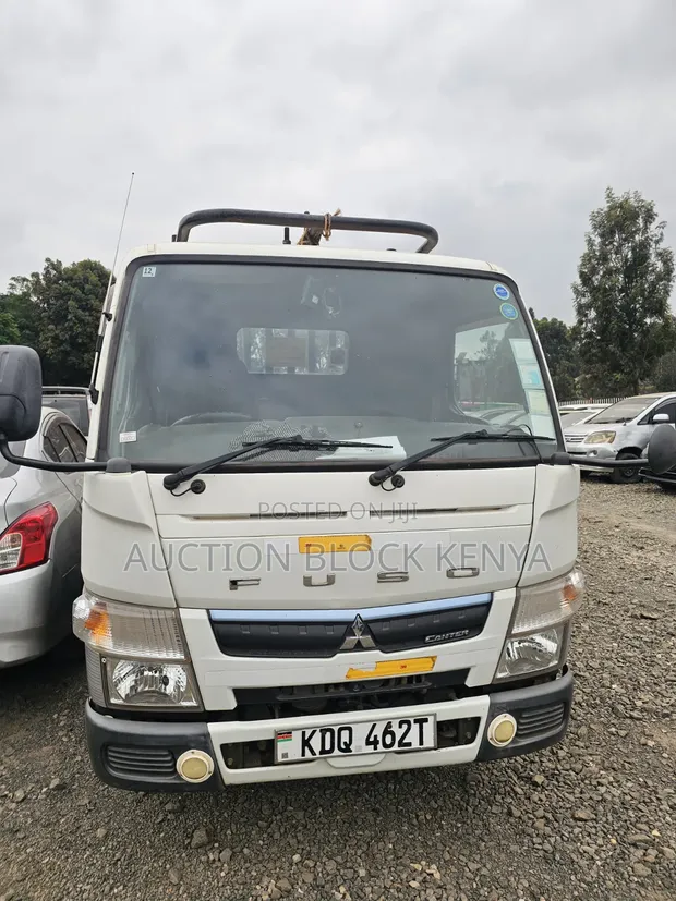 Mitsubishi Canter Food Truck 2017 - 1
