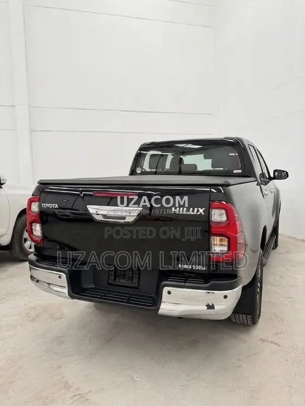 2022 Toyota Hilux Double Cab 2.8L Diesel 4WD - 1