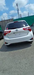 Toyota Vitz 1.0 FWD 5dr 2019 White - 3