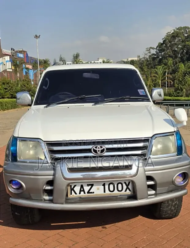 Toyota Land Cruiser Prado 2001 Silver - 1
