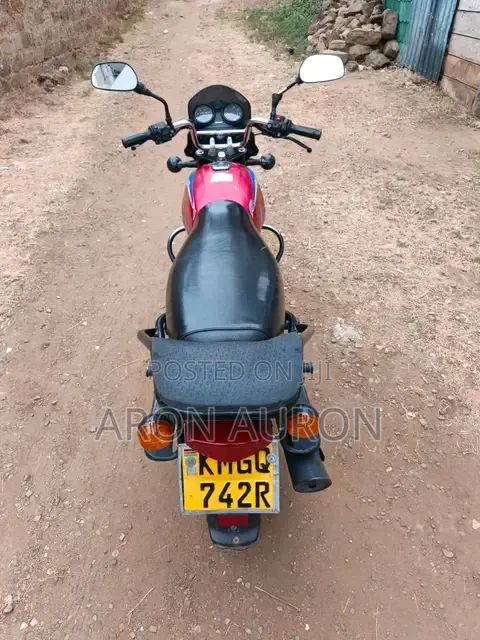 Bajaj Boxer 150 UG 2025 Red - 1