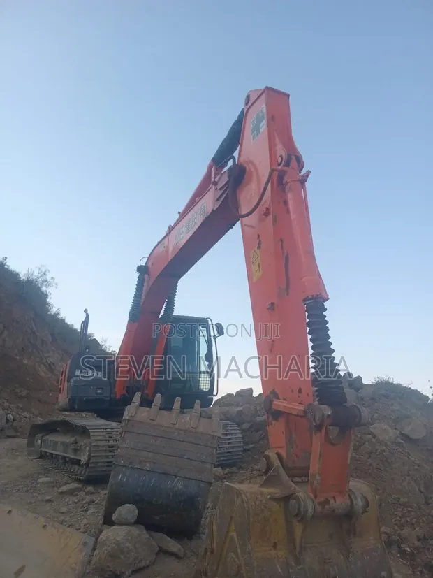 Hitachi Excavator - 1