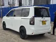 Toyota Voxy X 2WD 8-Seater 2010 White - 3