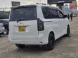Toyota Voxy X 2WD 8-Seater 2010 White - 5