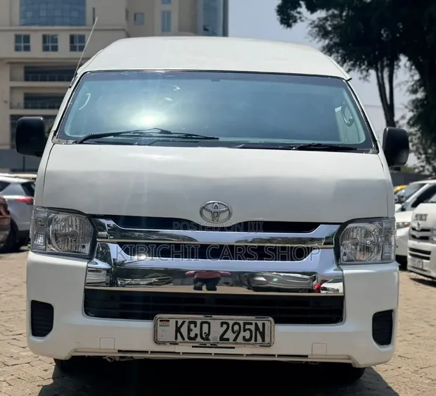 Toyota HiAce Commuter 2013 - 1