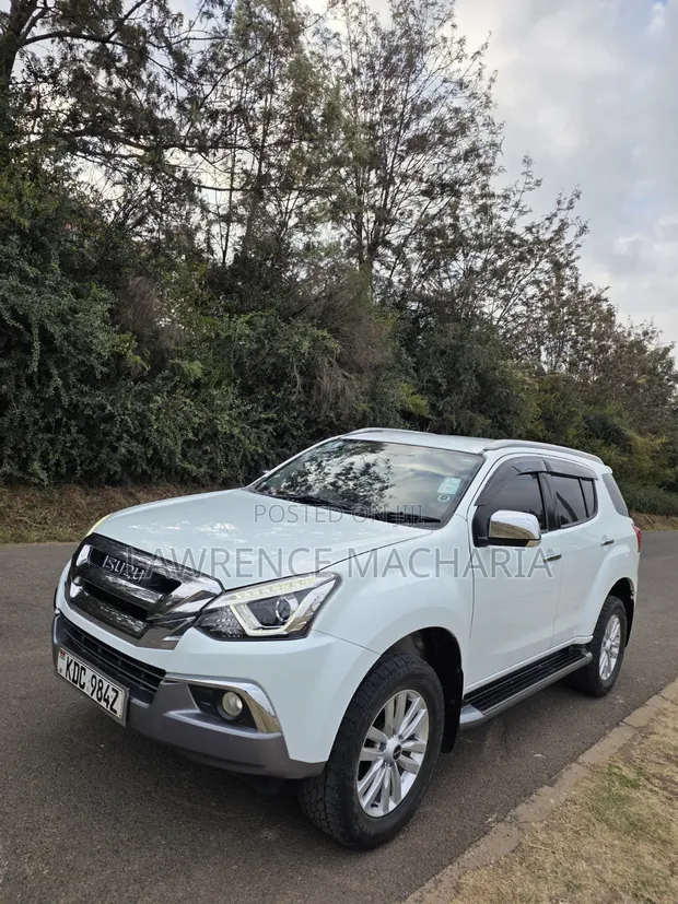 Isuzu MU-X 3.0 Ddi VGS 2021 White - 1