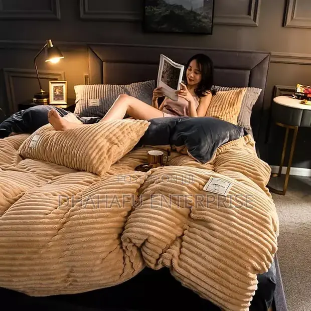 Luxury Velvet Duvet Set (5-in-1) - Warm & Soft - 1