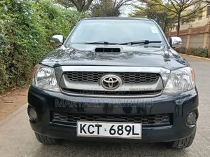Toyota Hilux Double Cabin 2011