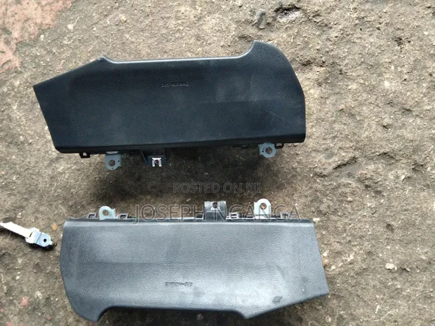 Toyota Hilux Revo Kneel Airbag (Used) - 1