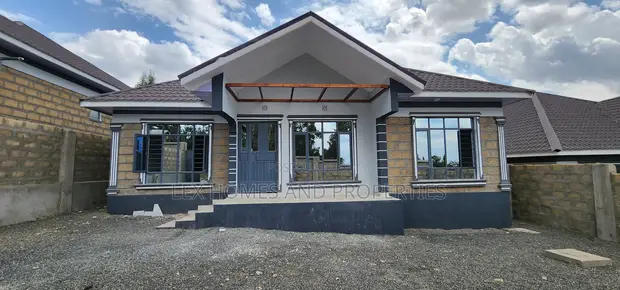 3-Bedroom Bungalow with SQ for Sale in Matasia - 1