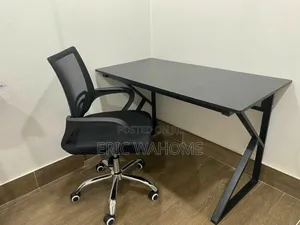 Boss Office Products Executive Desk - Mpya Kabisa