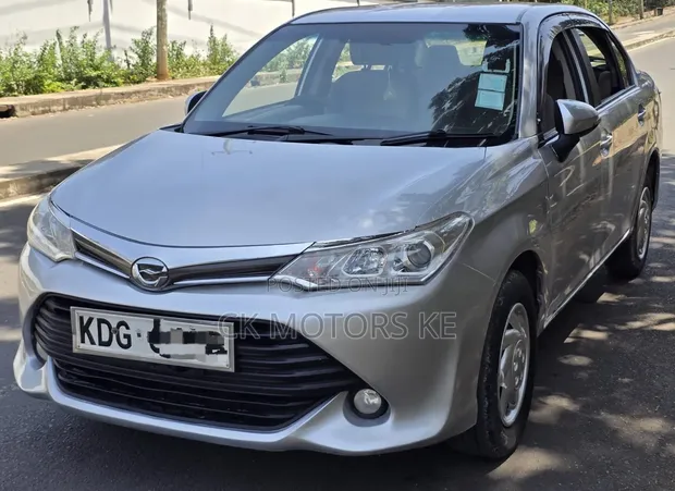 Toyota Axio 1.5 X 2WD 2015 Silver - 1