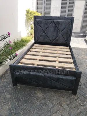 Kitanda cha Mbao Nyeusi cha 4x6