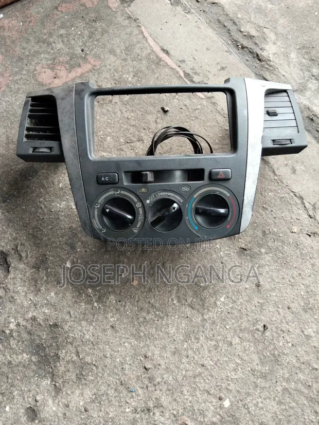 Toyota Hilux Vigo AC Control Unit - 1